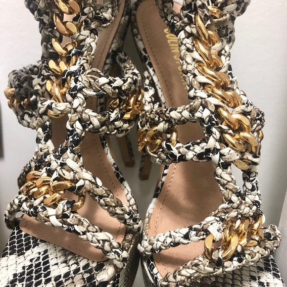 Beautiful  chain detailed Colin Stuart  Heels 👠 - Picture 5 of 7